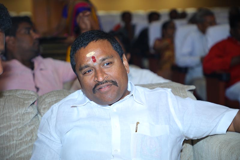 Sri Mulugu Ramalingeshwara Varaprasad Siddhanti was honoured with Jyotishyasastra Vignana Visharadha at Tummalapalli Kalakshetram, Vijayawada (94)